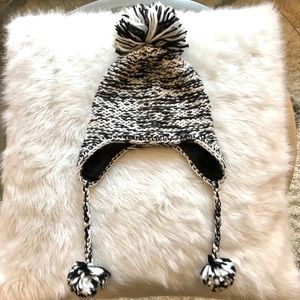 REI Black and White Beanie